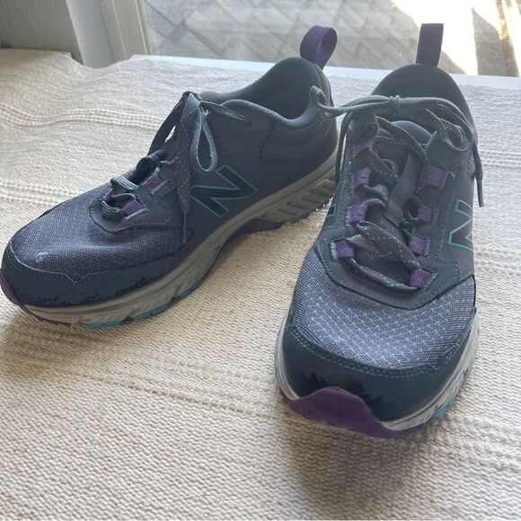 New Balance Gray Lace Up Trail Running Shoes Size 8.5 - Picture 7 of 9